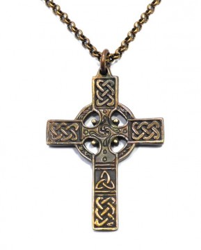 Håndlaget keltisk kors i bronse
